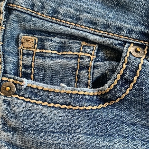 Silver Suki Cropped Capri Blue Jeans Size 28 - Picture 3 of 10